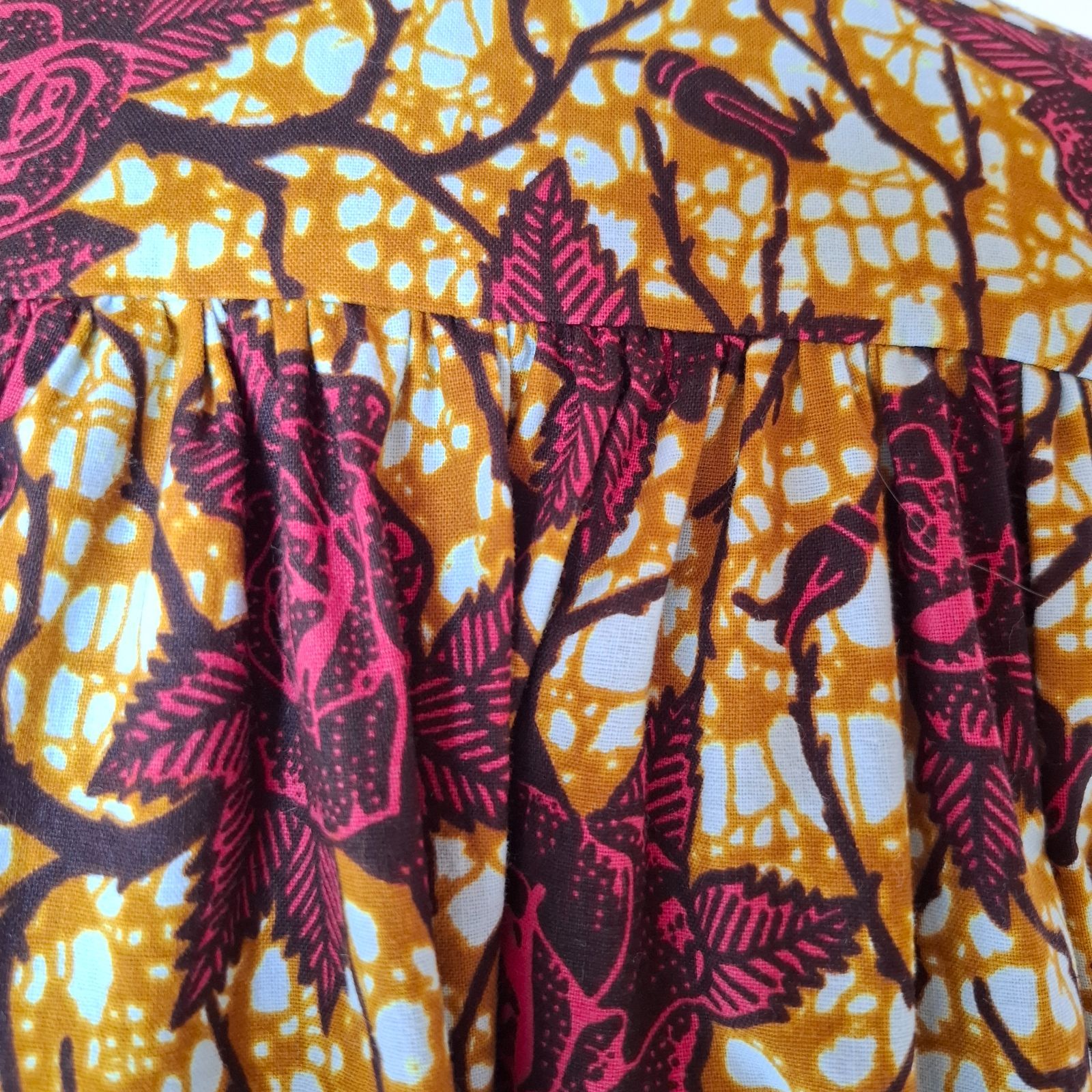 ふんわり袖のギャザーワンピース ローズ