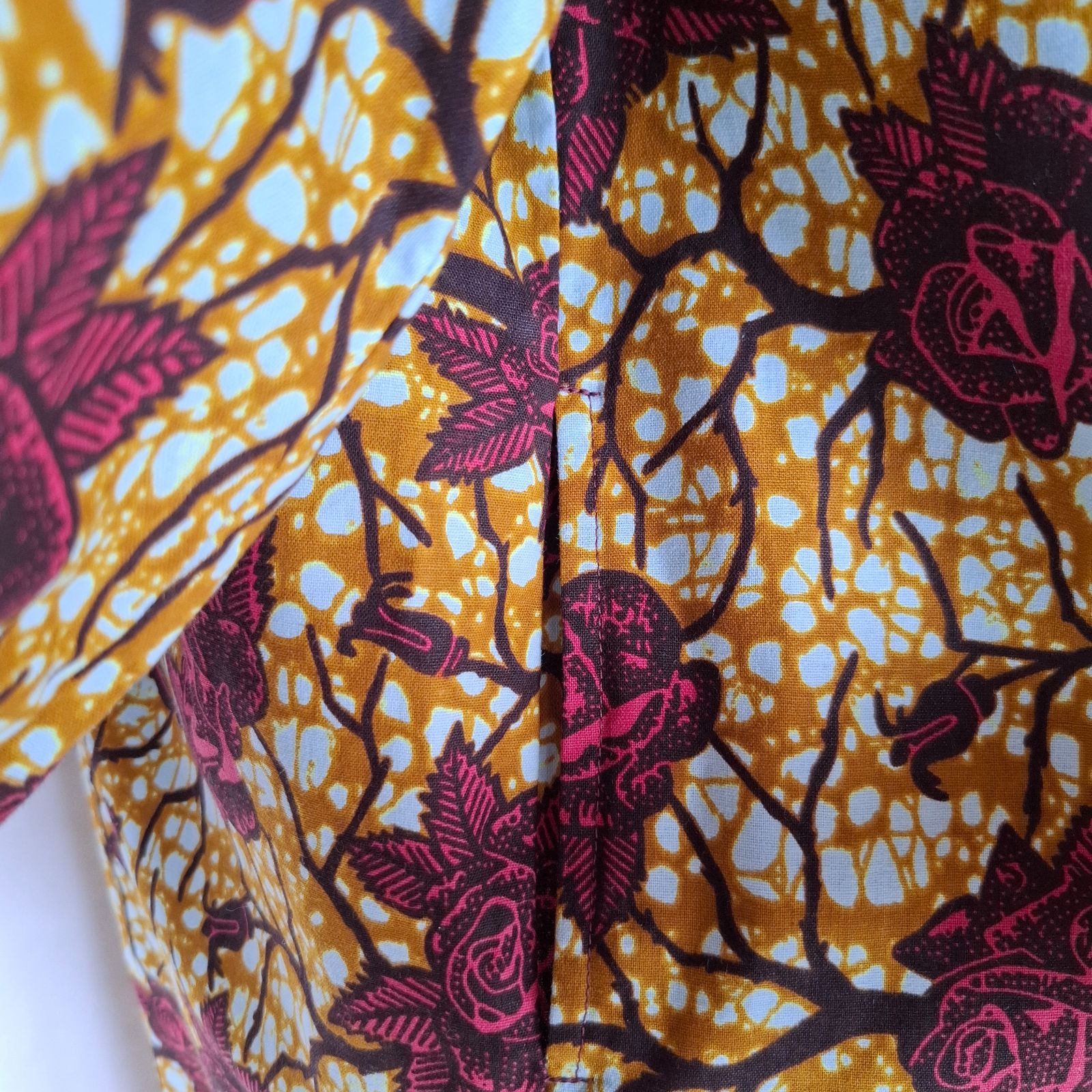 ふんわり袖のギャザーワンピース