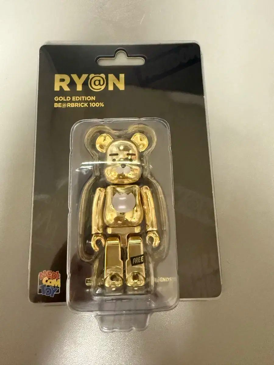 BE RBRICK ベアブリック モデル GOLD RYAN ライアン