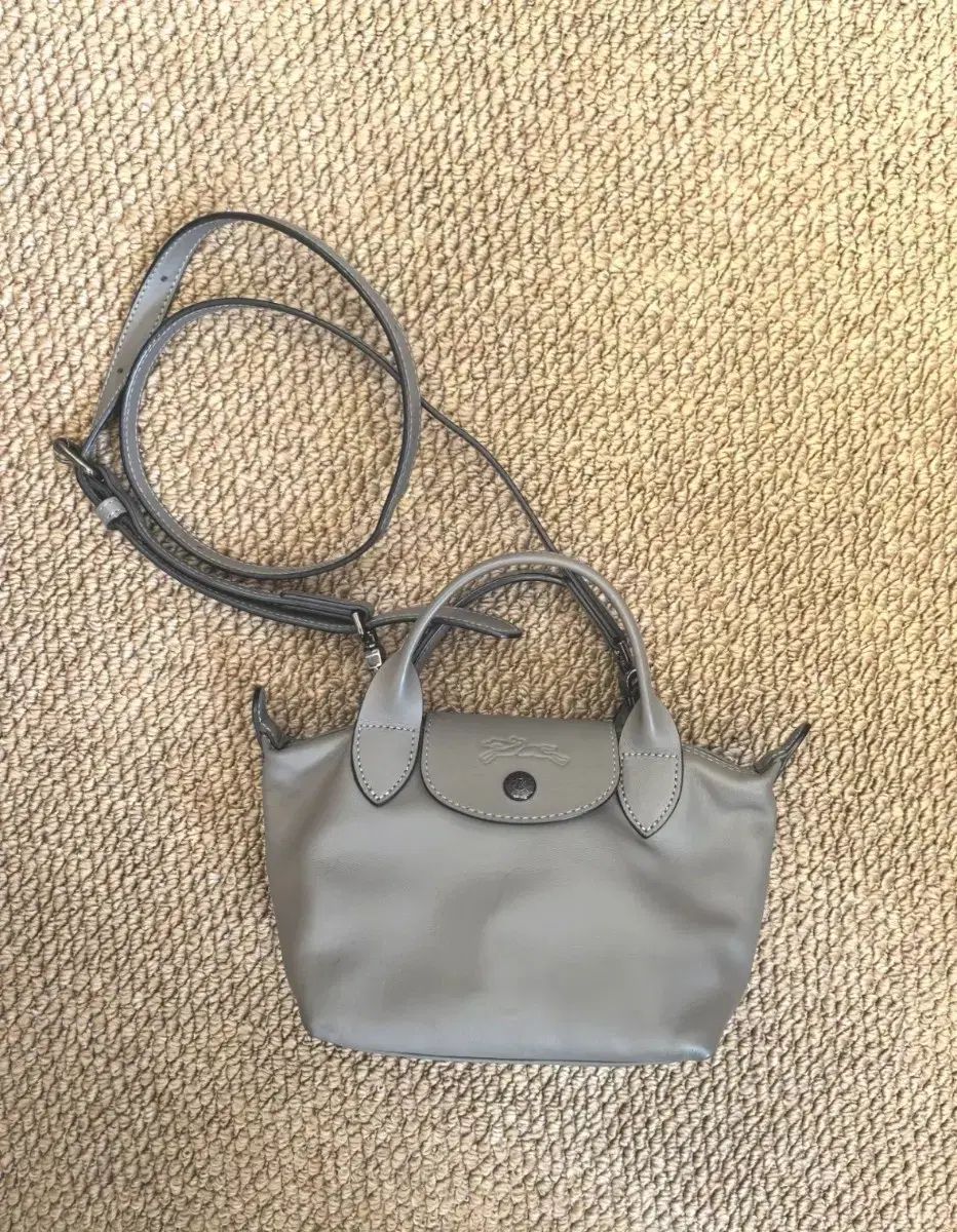 ロンシャン グレー ミニ ハンドバッグ