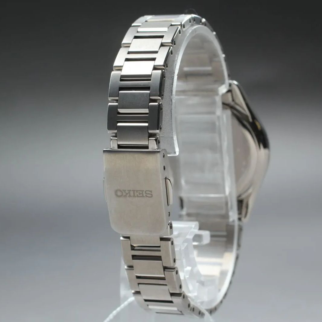 SEIKO エクセリーヌ 1B32-0AC0 レディース腕時計 ソーラー 白文字盤 美