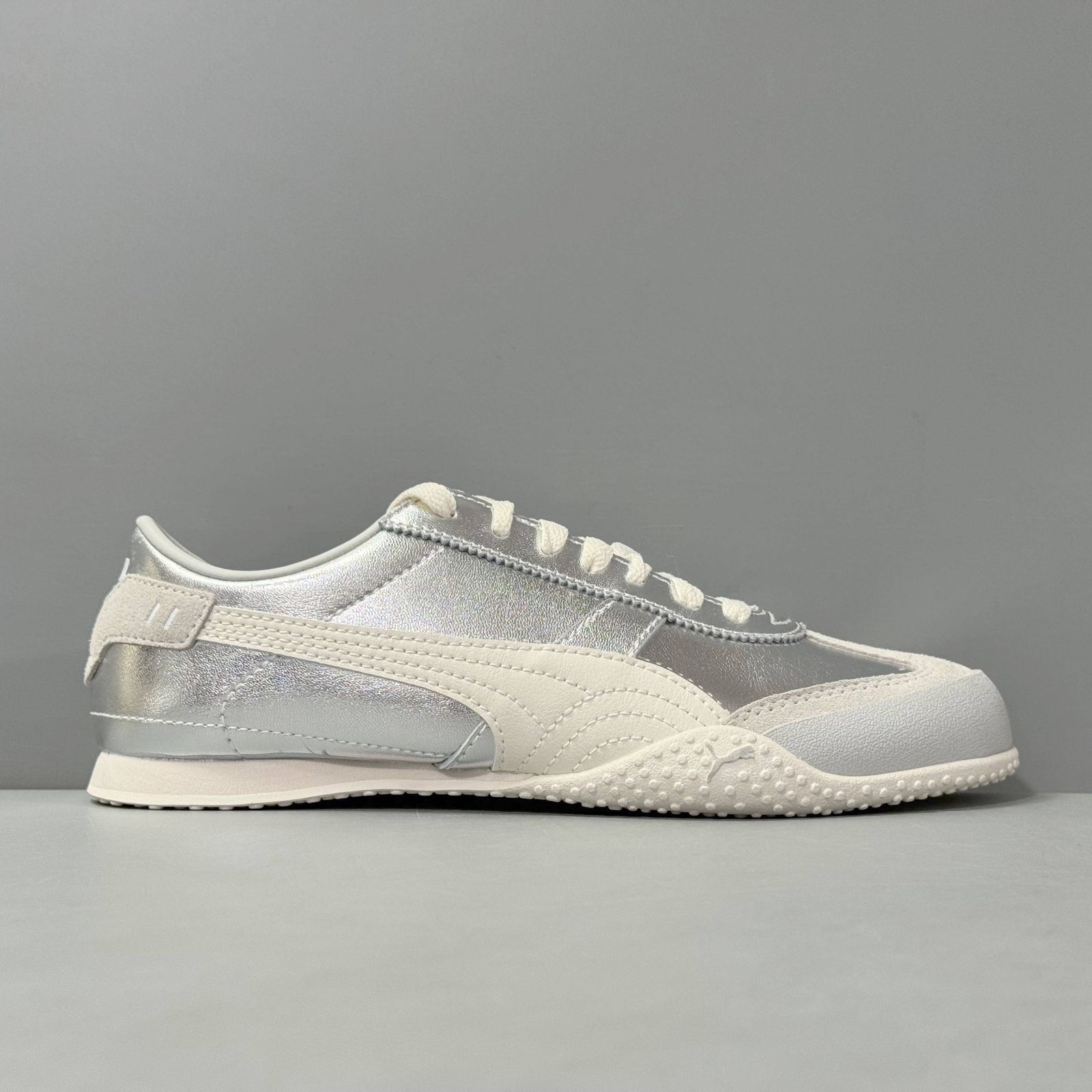 プーマ スニーカー PUMA Bela UT Leather 402186-06 ホワイト×シルバ メンズ レディース プーマ スピードキャット シューズ
