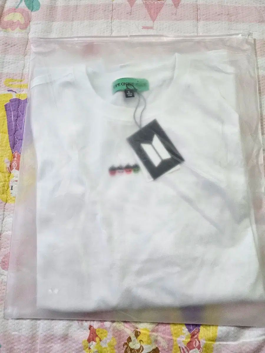  BTS ON E 白 半袖 Tシャツ J HOPE ボールキャップ 帽子 レッド その他 タレントグッズ