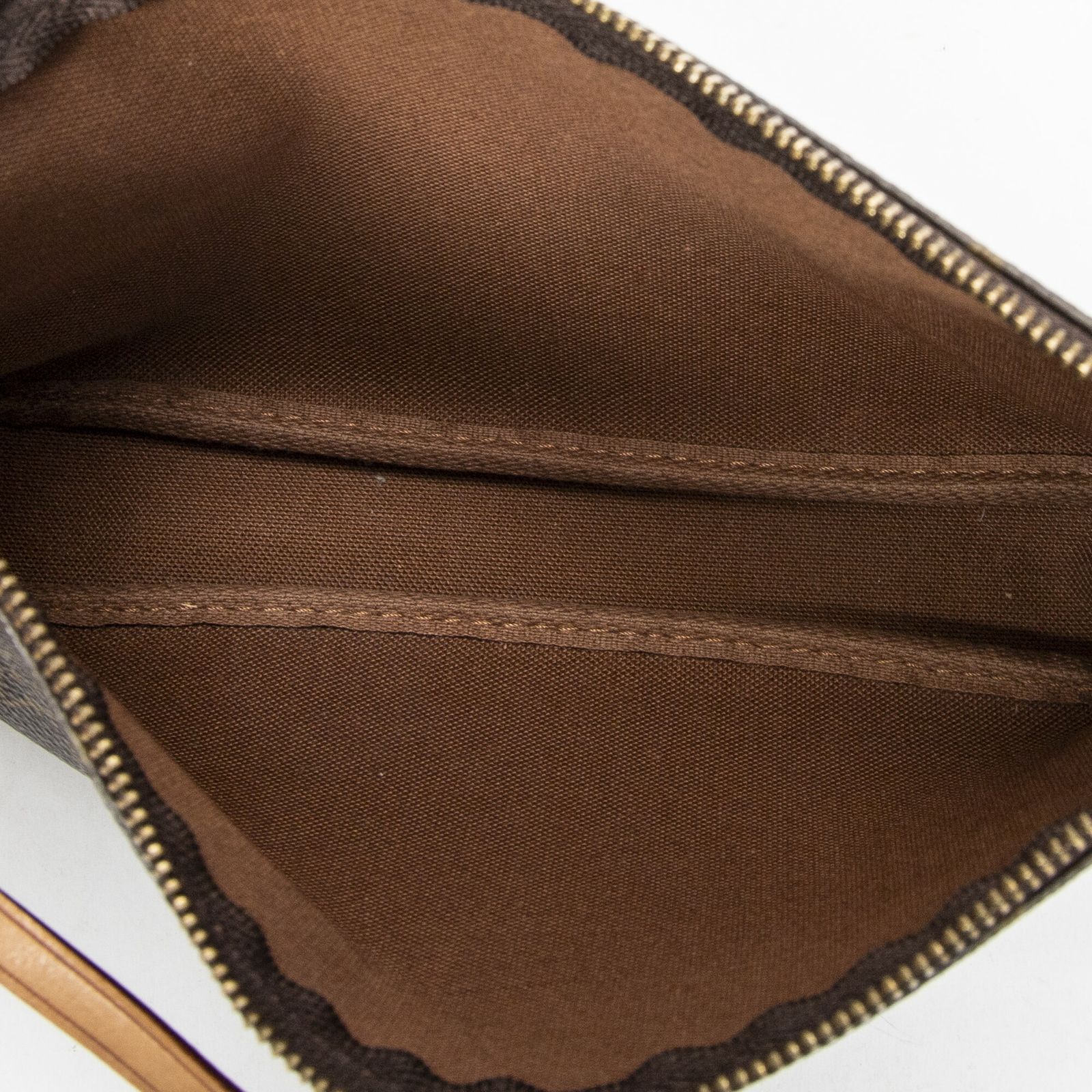 茶色モノグラムキャンバスA