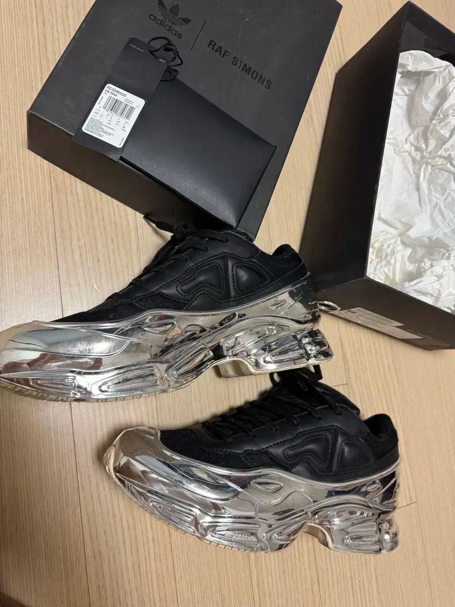 275 RAF SIMONS ラフ シモンズ オズウィーゴ スニーカー メタリック スニーカー