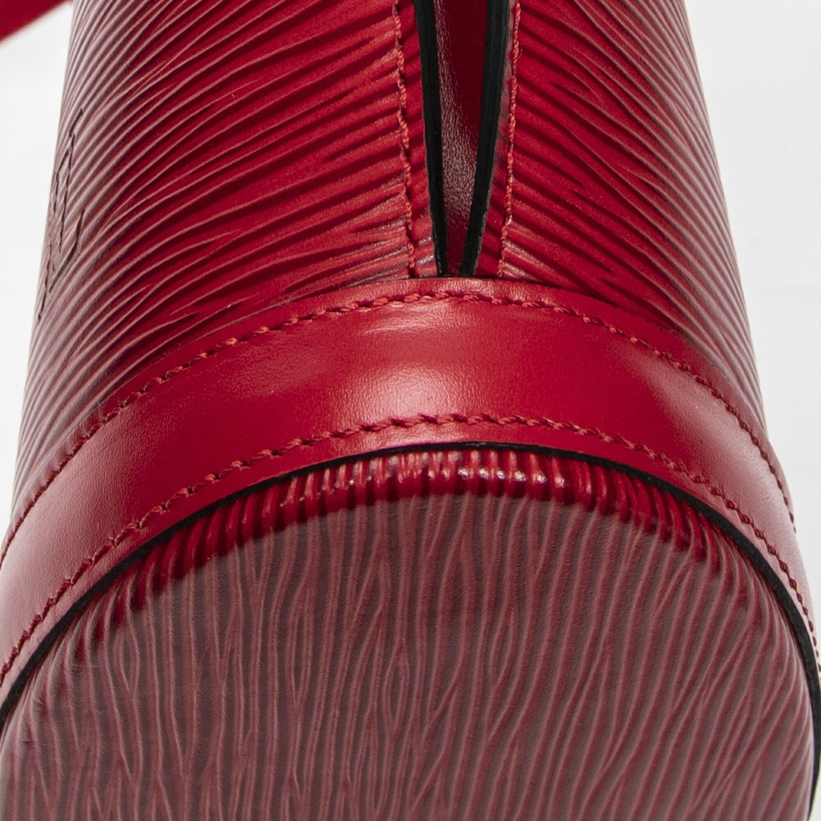 銘品の LOUIS VUITTON ルイヴィトンサンジャック ロングストラップ赤エピA トレンドの