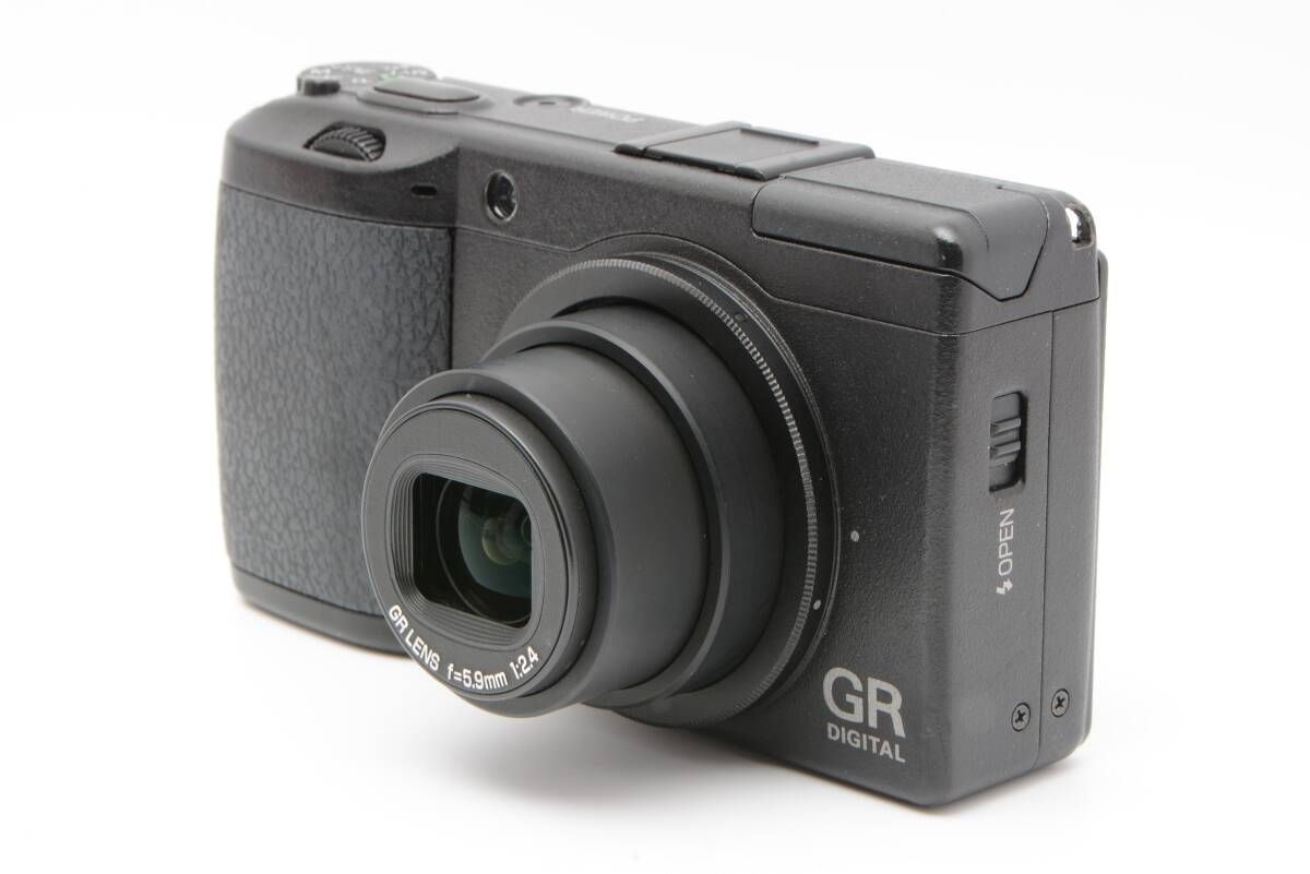 ショット数8131回 RICOH GR DIGITAL II 充電器付き 現状動作品 LL4472 E8871