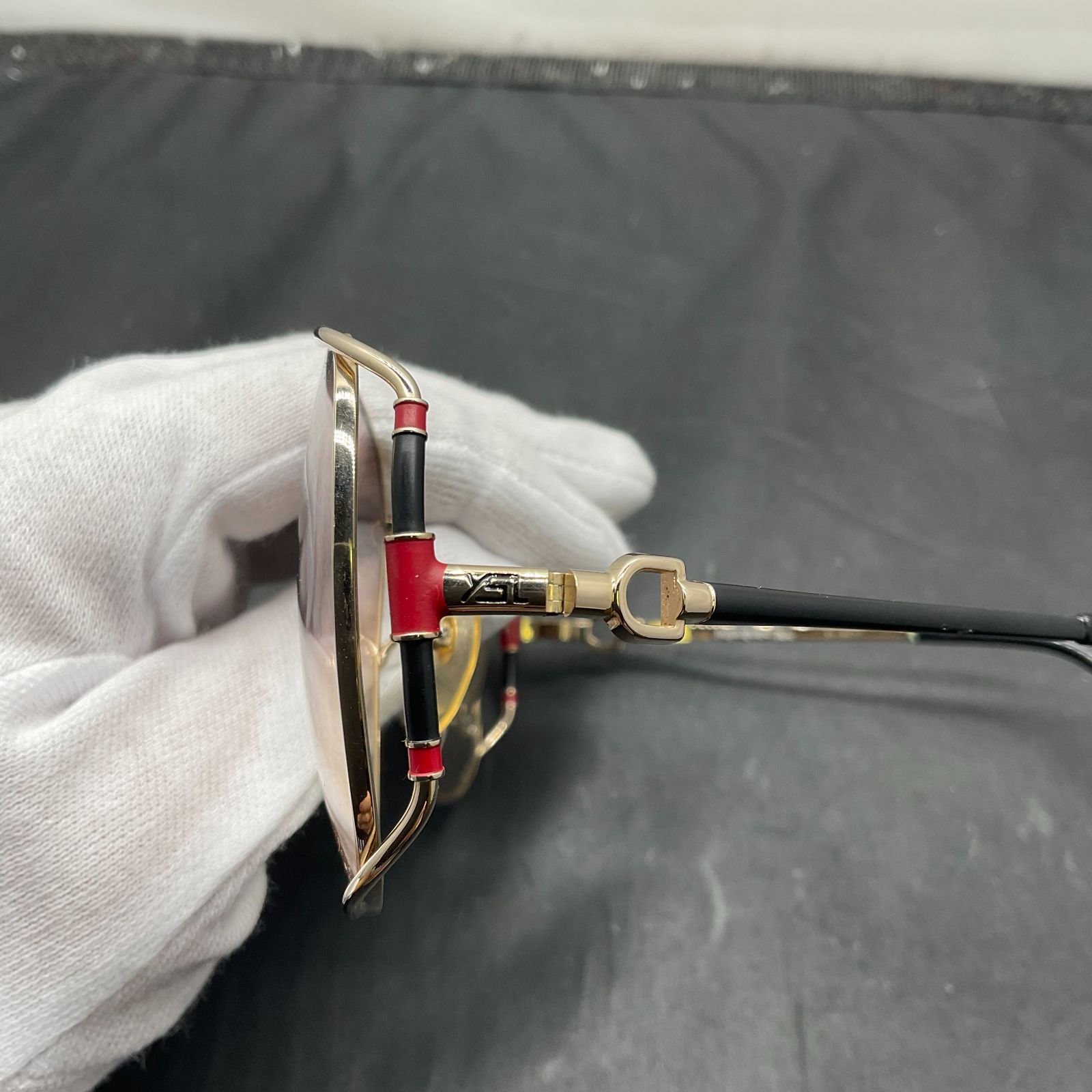 イヴサンローラン