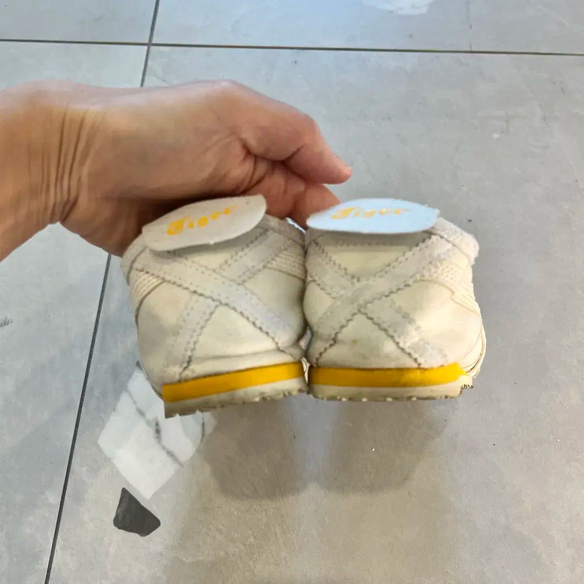 オニツカタイガー メキシコ 66 スリッポン 235