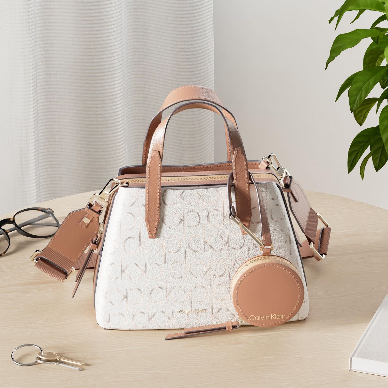 2イン1トリプルコンパートメント ミニサッチェル クロスボディ Millie 2 in 1 Triple Compartment Mini Satchel Crossbody レディース バニラ カーキ バニラ カーキ キャラメル Free Size