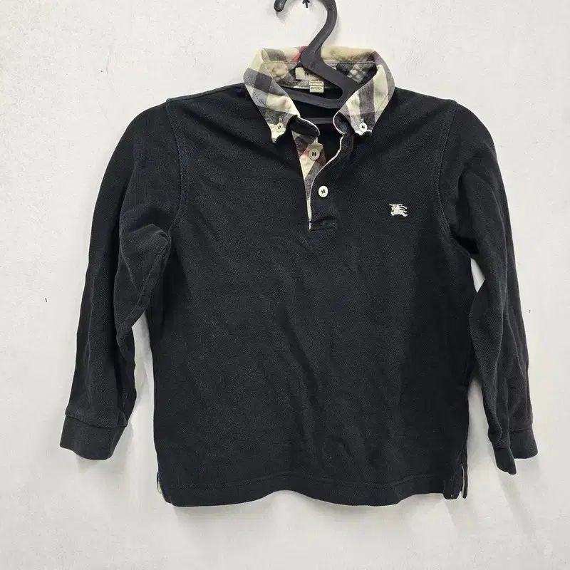 Burberry バーバリー　8y128 キッズ　シャツ Burberry バーバリー 8y128 キッズ シャツ BurberryキッズTシャツ8Y128