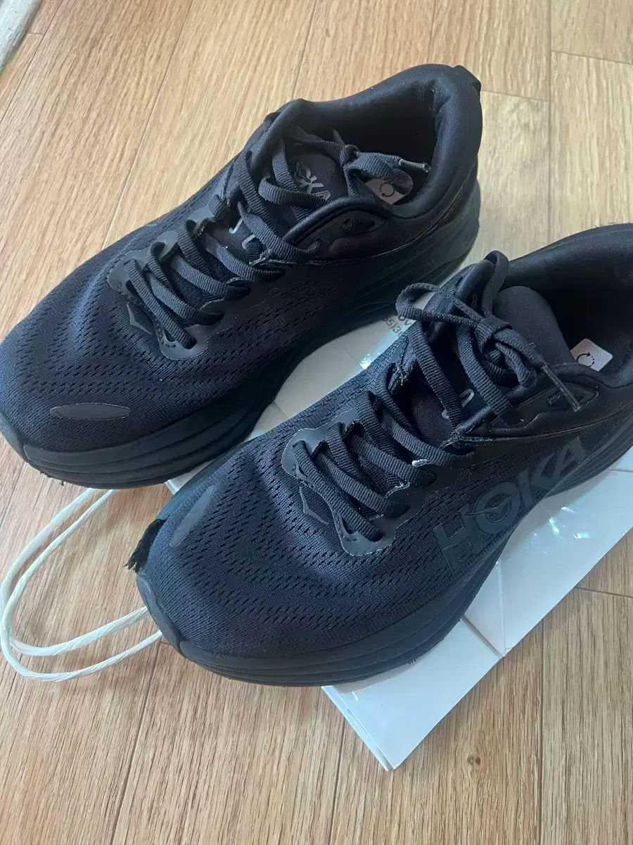 HOKA ONE ONE ボンダイ8 260