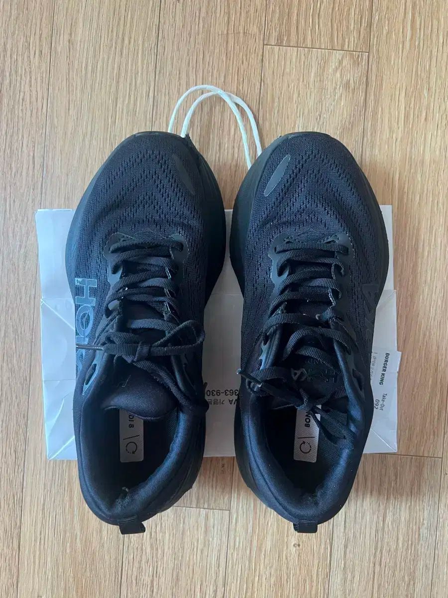 HOKA ONE ONE ボンダイ8 260