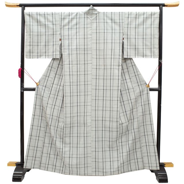 すごい値 平紬 袷 着物 正絹 ライトグレー 格子 カジュアル 上質 仕立て上がり 身丈168 裄丈68 Ｌサイズ 春 秋 冬 観劇 ショッピング すごいね リサイクル みやがわ nek 01547