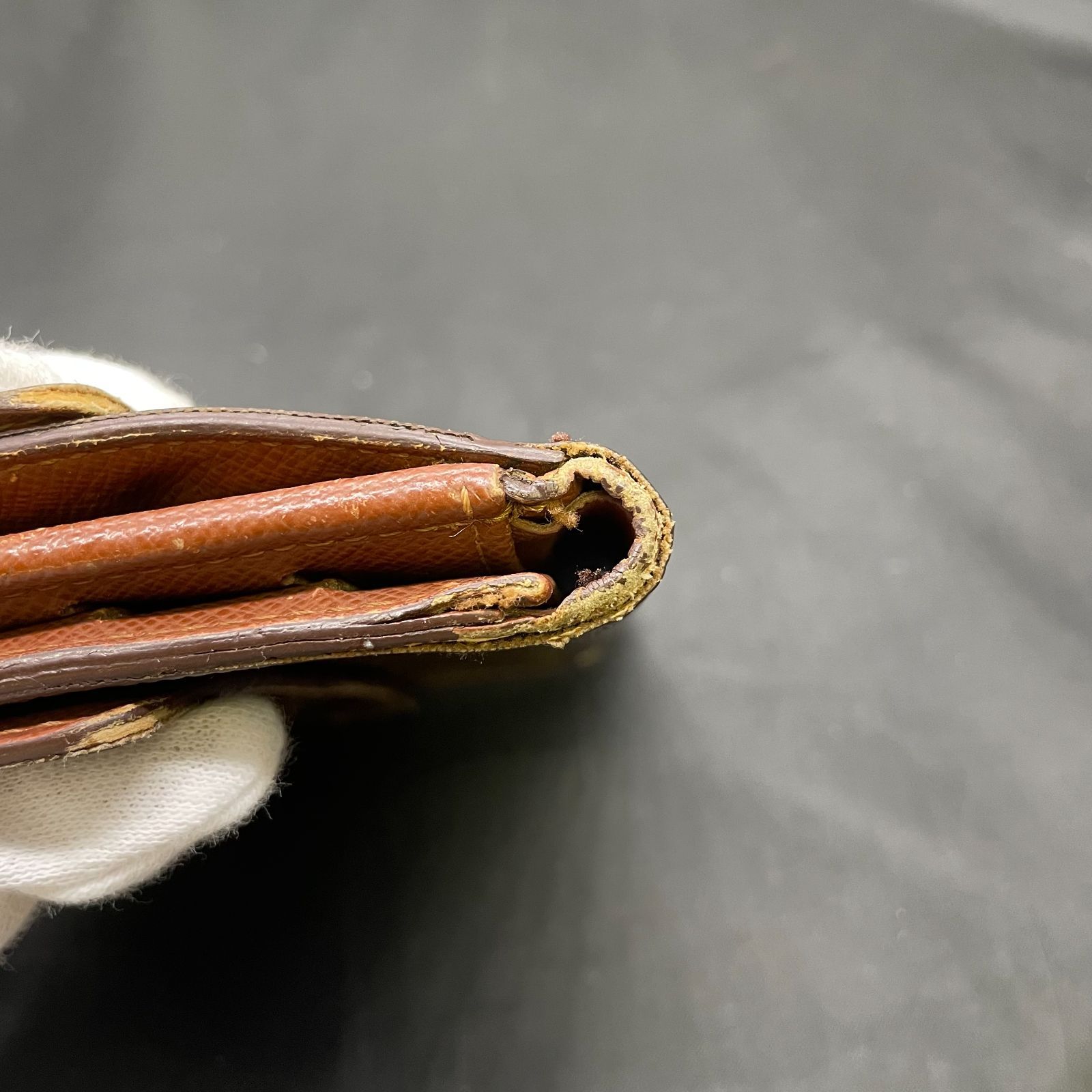 モノグラム 三つ折り財布