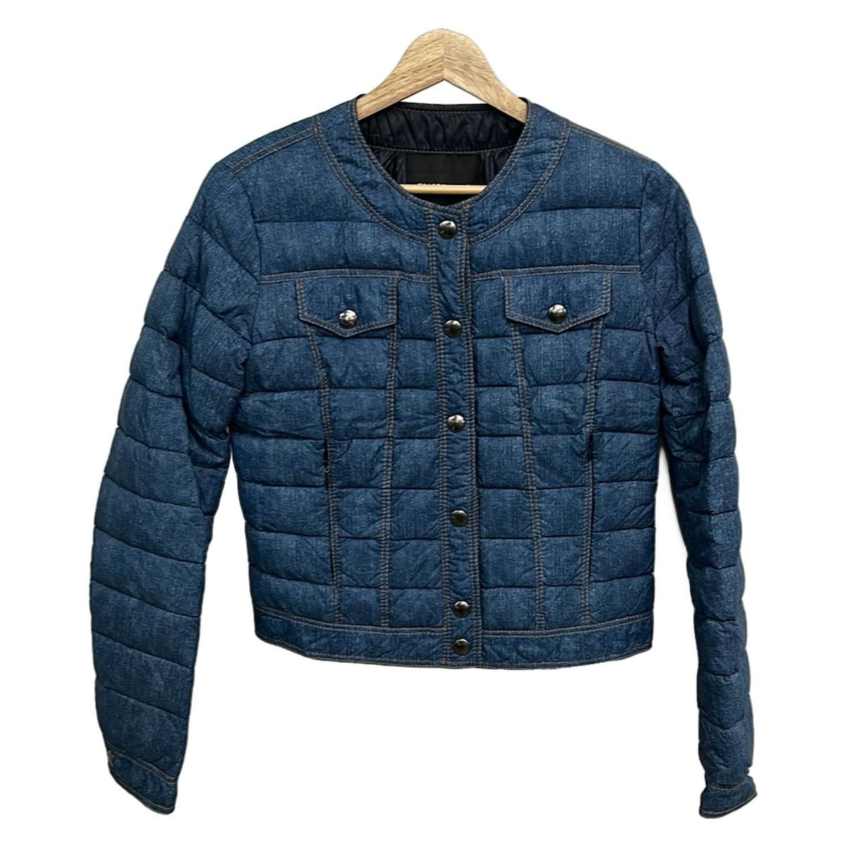 TRICOT CHIC トリコシック ブルゾン レディース - ブルー 長袖 中綿 デニムプリント 冬