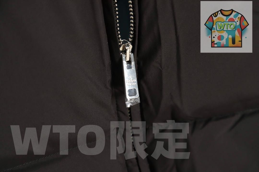 PRADA ダウンジャケット クロップド丈 黒 WTO店名をご ください ダウンジャケット ジャケット アウター レディース