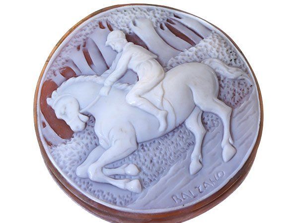 馬　シェル　カメオ　ルース ジュエリー極】バルザーノ作 美しい乗馬の彫刻 高級シェルカメオルース