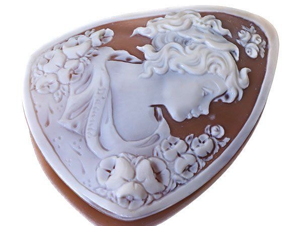 ジュエリー アニエロ ダクント作 素敵な貴婦人と花の彫刻 シェルカメオルース 60.3ｍｍ×47.9ｍｍ w5904o