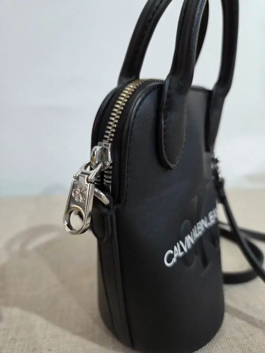 クライン クロスバック