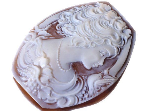 ジュエリー アントニオ クリスピーノ作 優雅な女性と小鳥の彫刻 シェルカメオルース 60.2mm×47.7mm w5905o