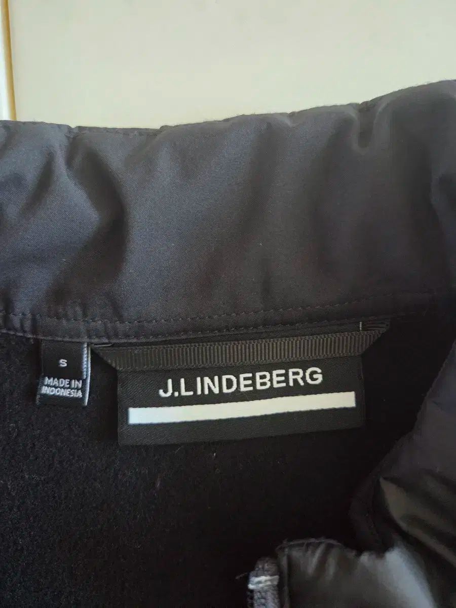 J.LINDEBERG J.リンドバーグ ハイブリッド ジャケット ブラック