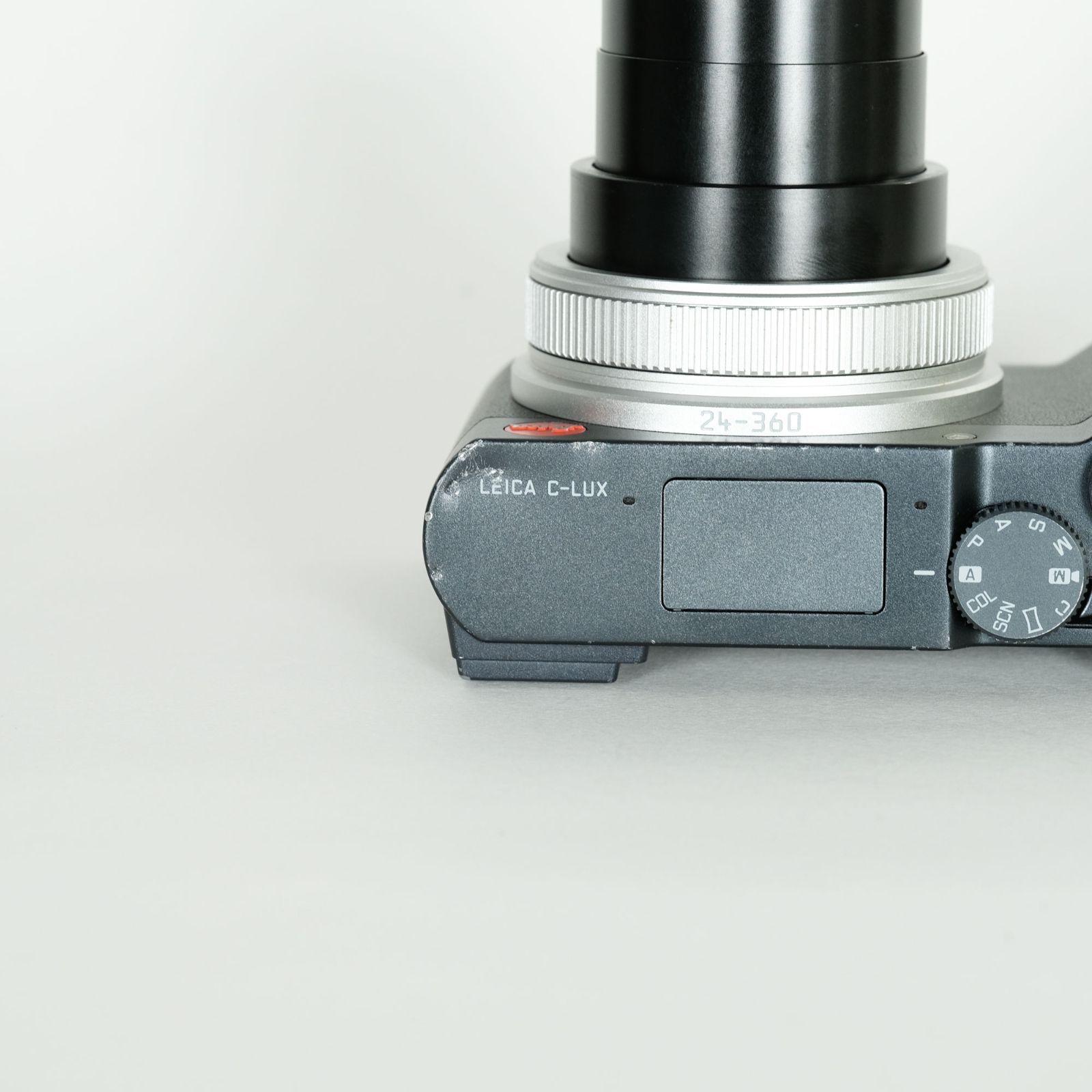 LEICA