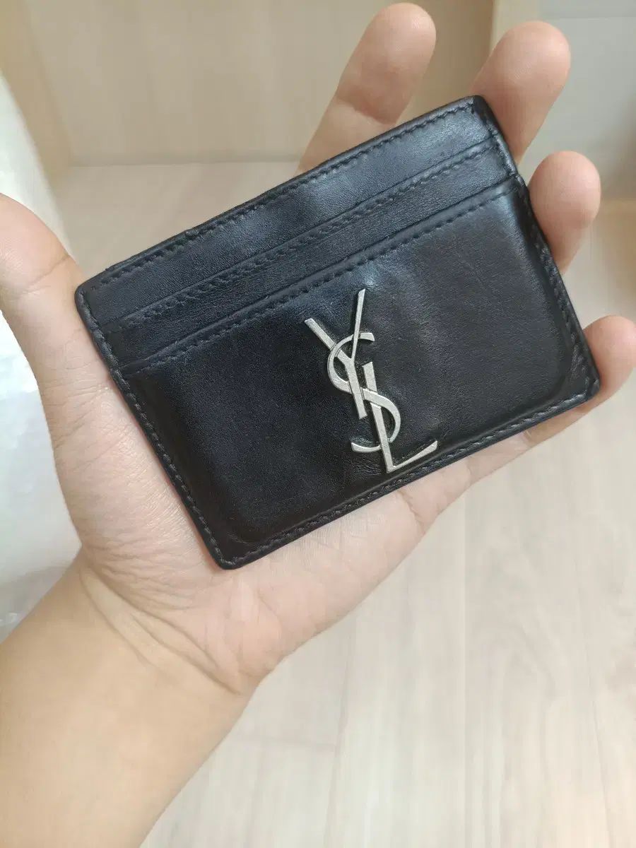 イヴ サンローラン カードウォレット