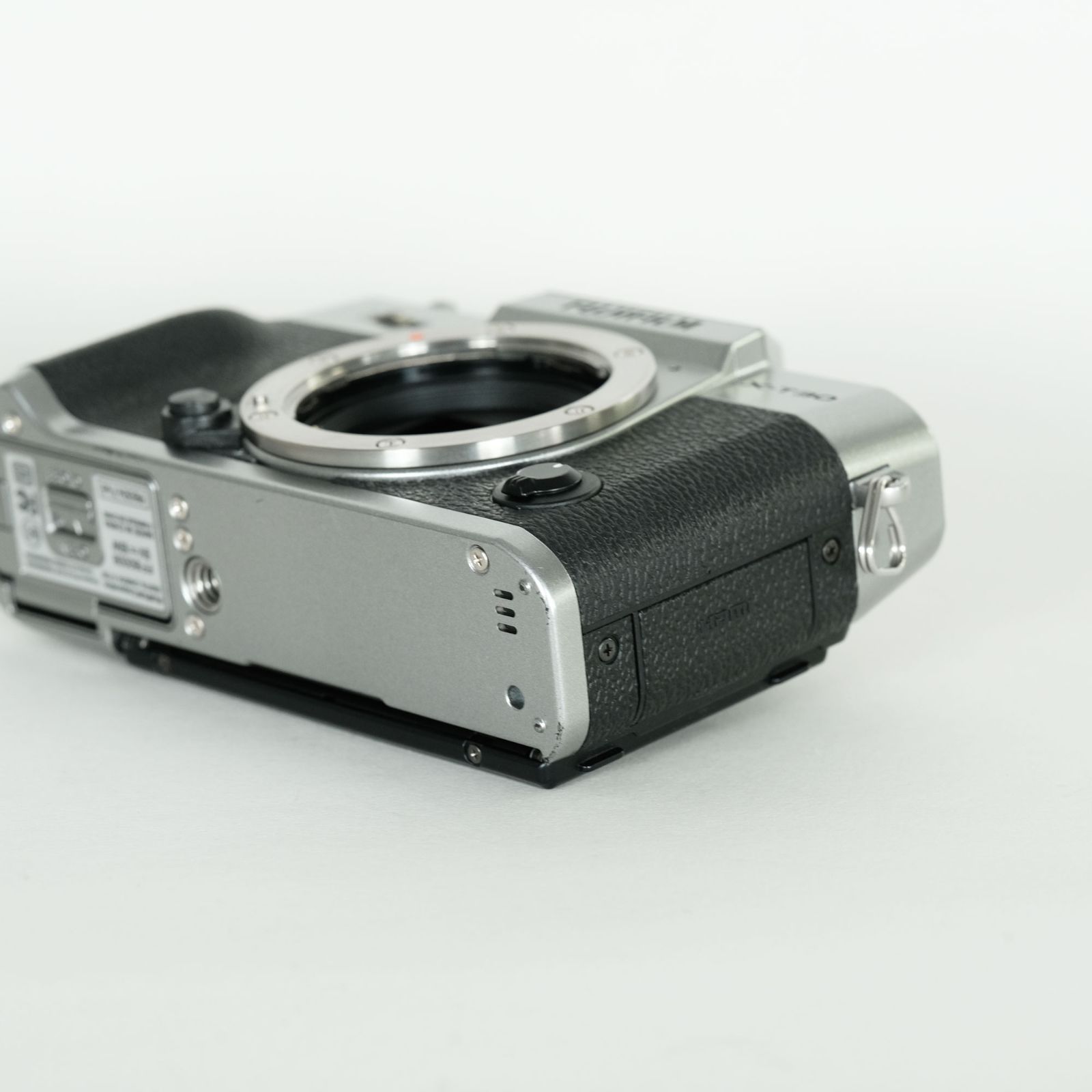 良品 | シャッター数6,000回] FUJIFILM X-T30 [ボディ シルバー