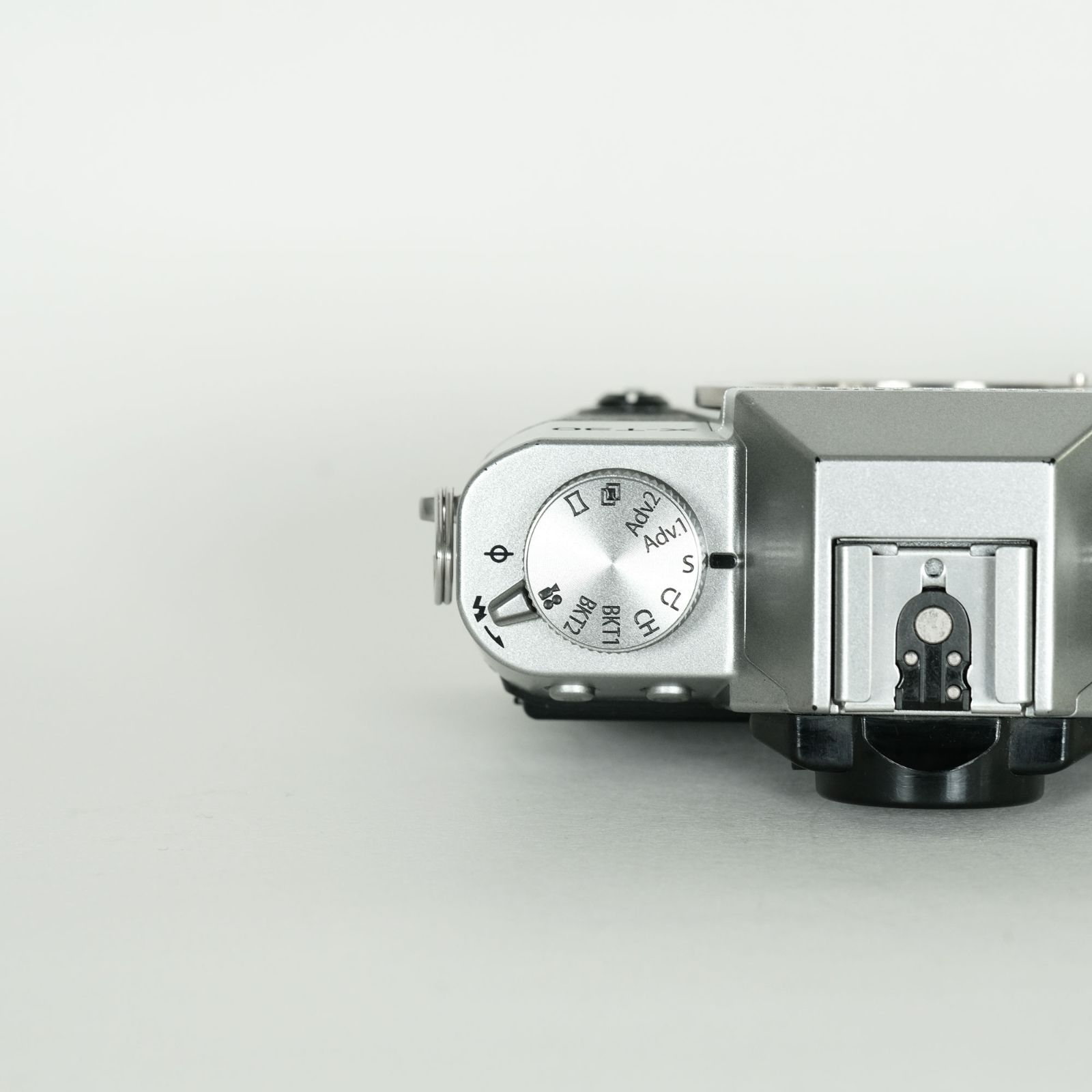 ミラーレス一眼カメラ