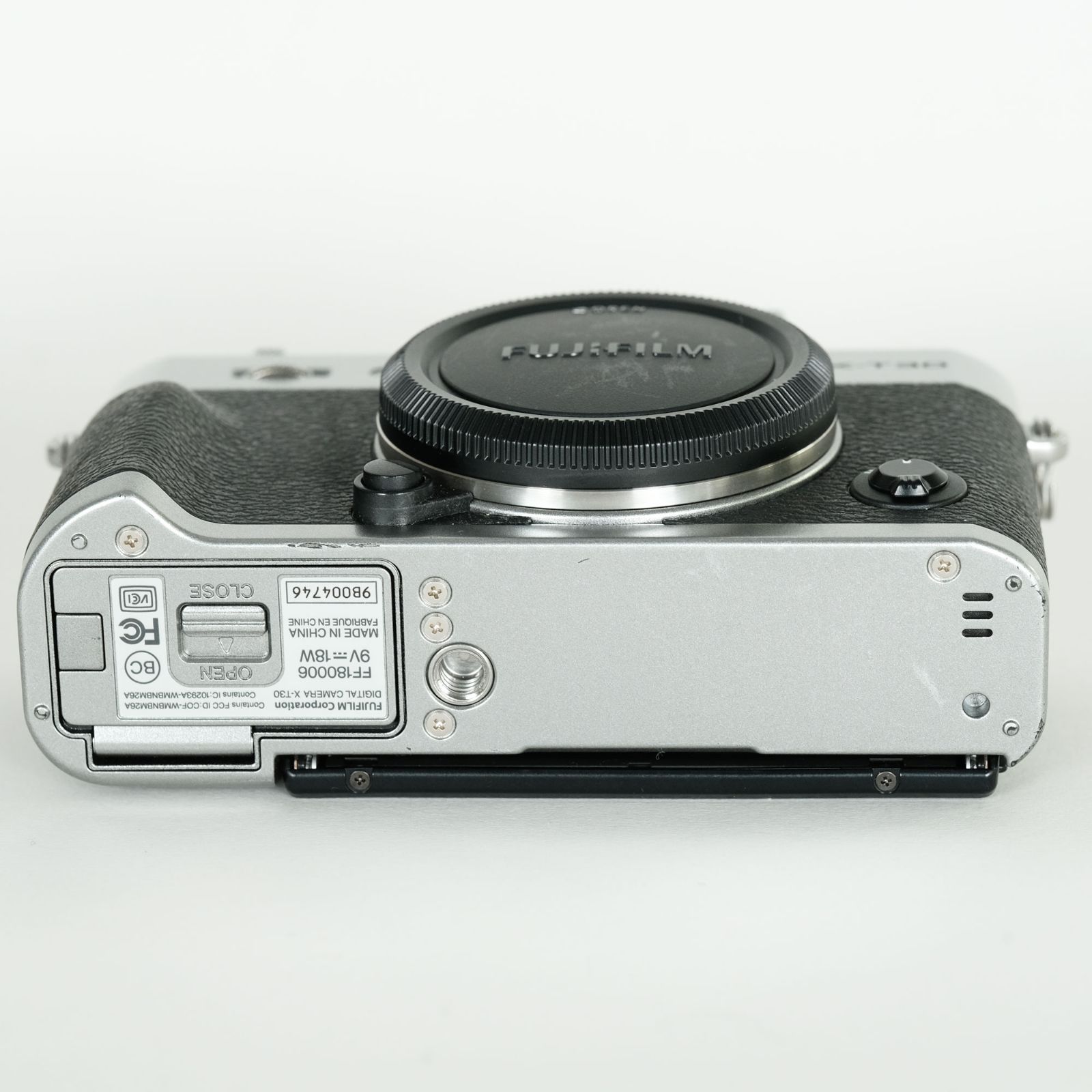 良品 | シャッター数6,000回] FUJIFILM X-T30 [ボディ シルバー