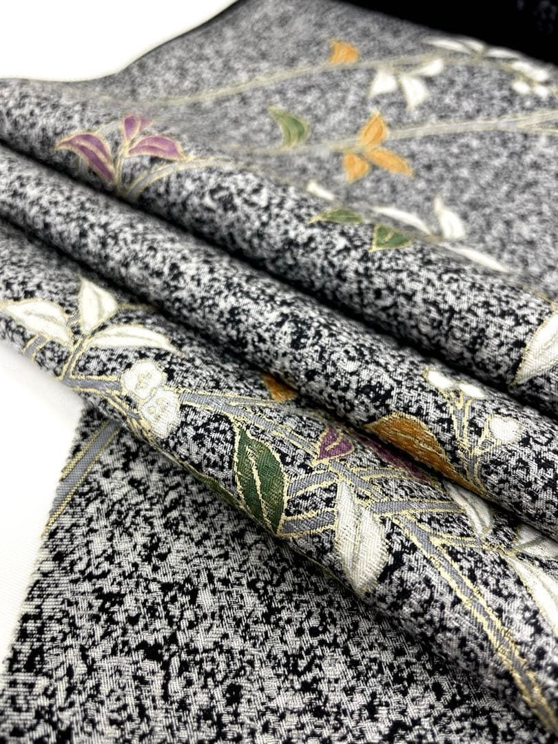 小紋 紋意匠 モダン 正絹 反物 小紋 金彩 紋意匠 正絹 反物 T9098 - メルカリ