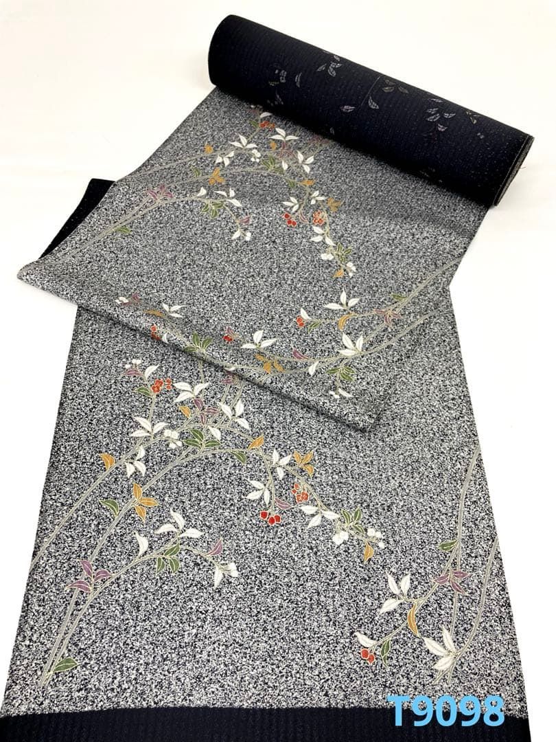 小紋 金彩 紋意匠 正絹 反物 T9098 - メルカリ