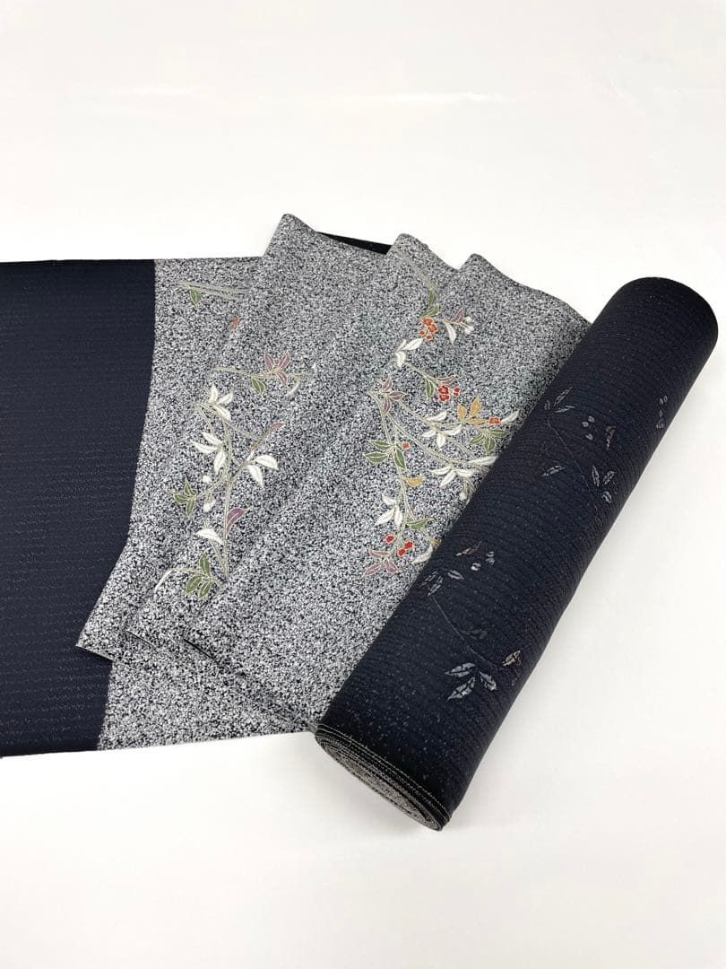 小紋 金彩 紋意匠 正絹 反物 T9098 - メルカリ