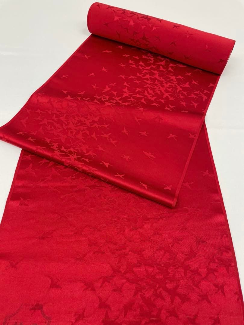 色無地 紋意匠 鶴文様 千羽鶴 深緋色 正絹 反物 - メルカリ