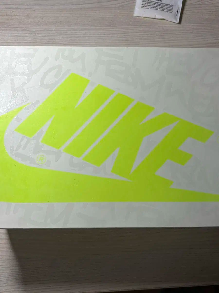 ナイキ エア ジョーダン 1 ハイ OG エレクトリック ライム