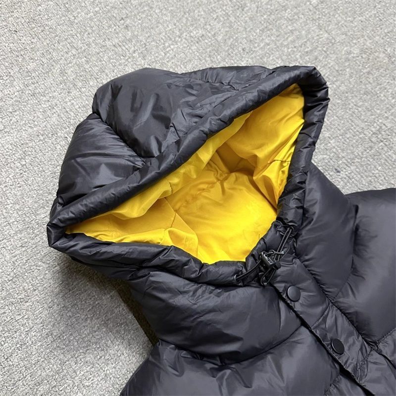 【即日発送】 corteiz ダウンジャケット ブラック イエロー新品 Mサイズ 即日発送 Corteiz ダウンジャケット Mサイズ corteiz ダウンジャケット