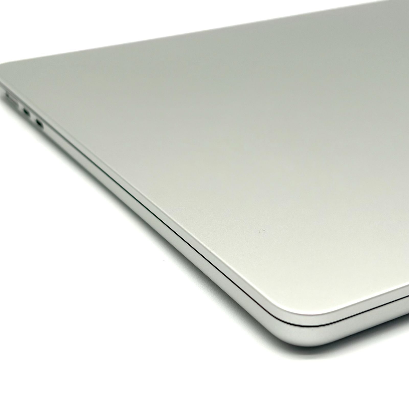 MacBook Air M 2 15インチシルバー メモリ8 GB 10コアGPU 1 TB SSD 管理コード368