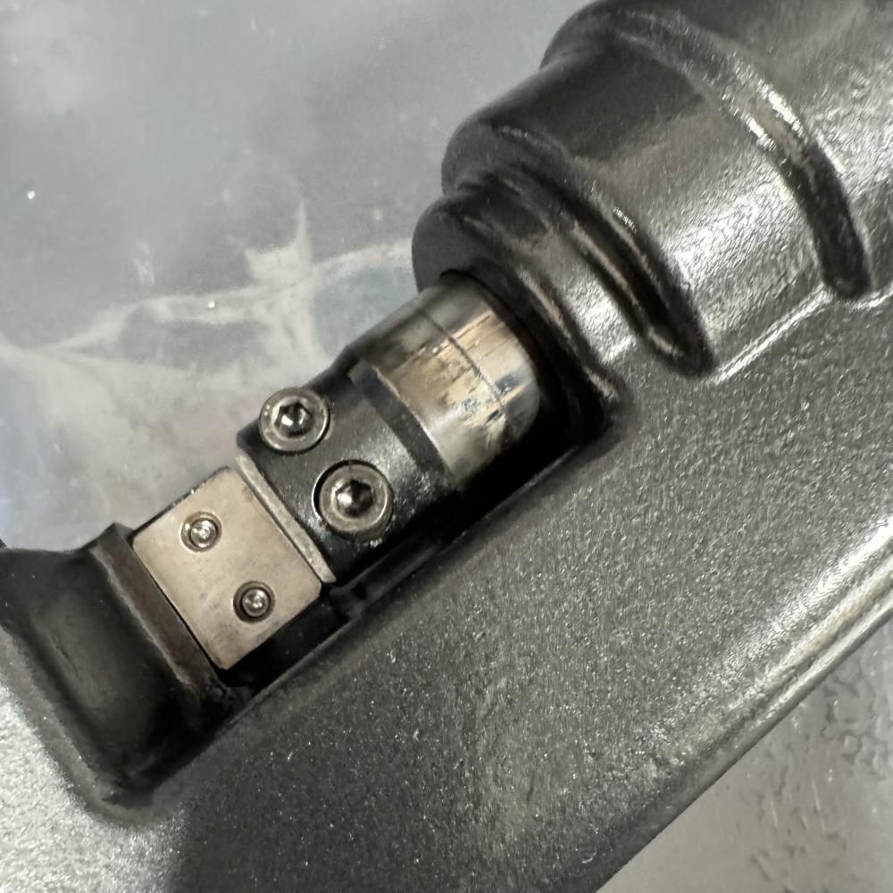 16㎜充電式鉄筋カッター 本体のみ