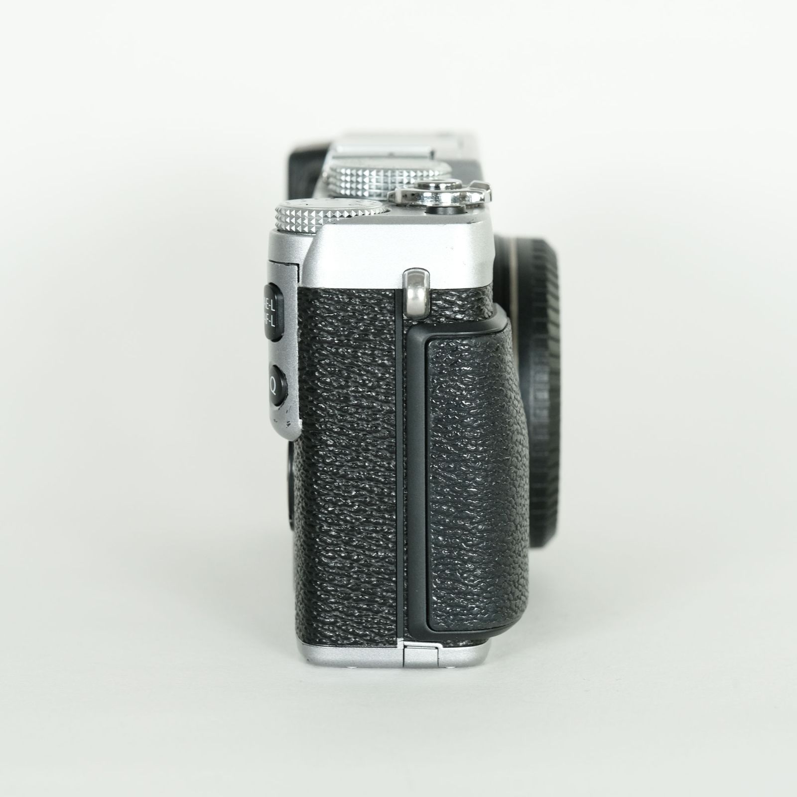 良品] FUJIFILM X-E1 シルバー | ミラーレス一眼カメラ - メルカリ