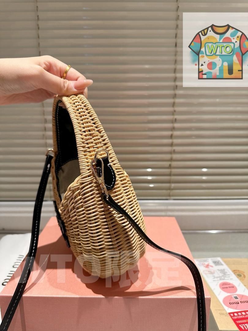 MIUMIU ミュウミュウ