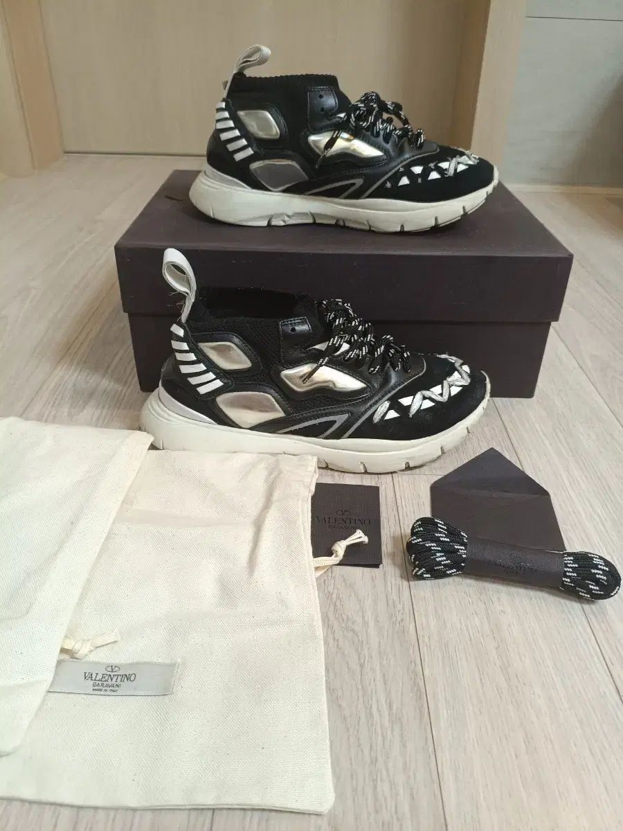 39 Valentino ヒーローズ スニーカー フルセット 245 255