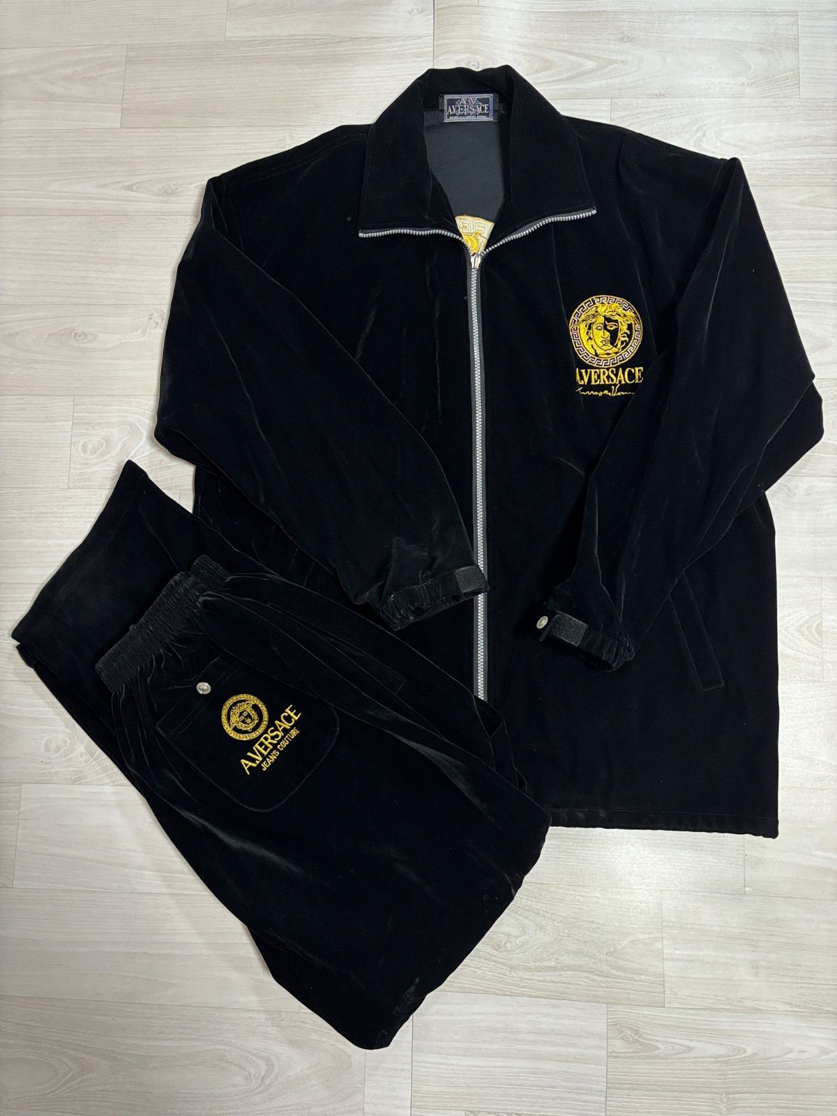 A.VERSACE ヴェルサーチ セットアップ ベロア 黒 メデューサ - メルカリ