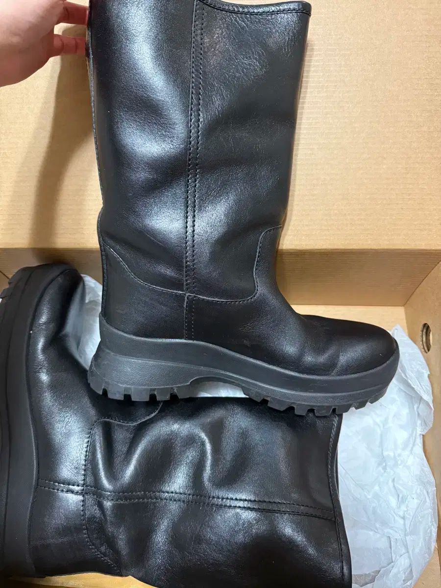ブーツ 380
