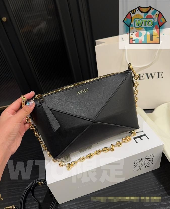 LOEWE チェーンショルダーバッグ ブラック