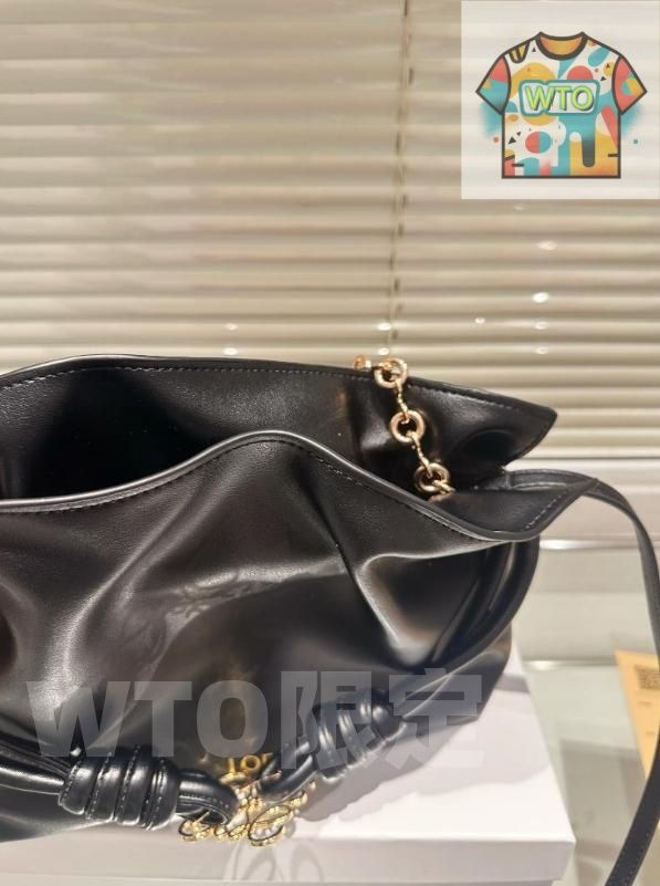 ロエベ ブラック