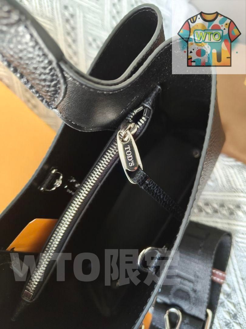  TOD S ショルダーバッグ ブラック ショルダーバッグ バッグ