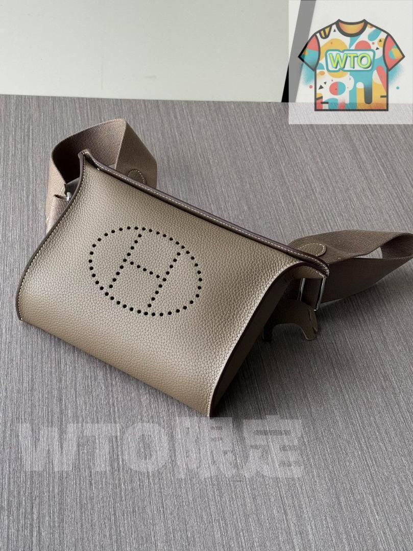 ショルダーバッグ