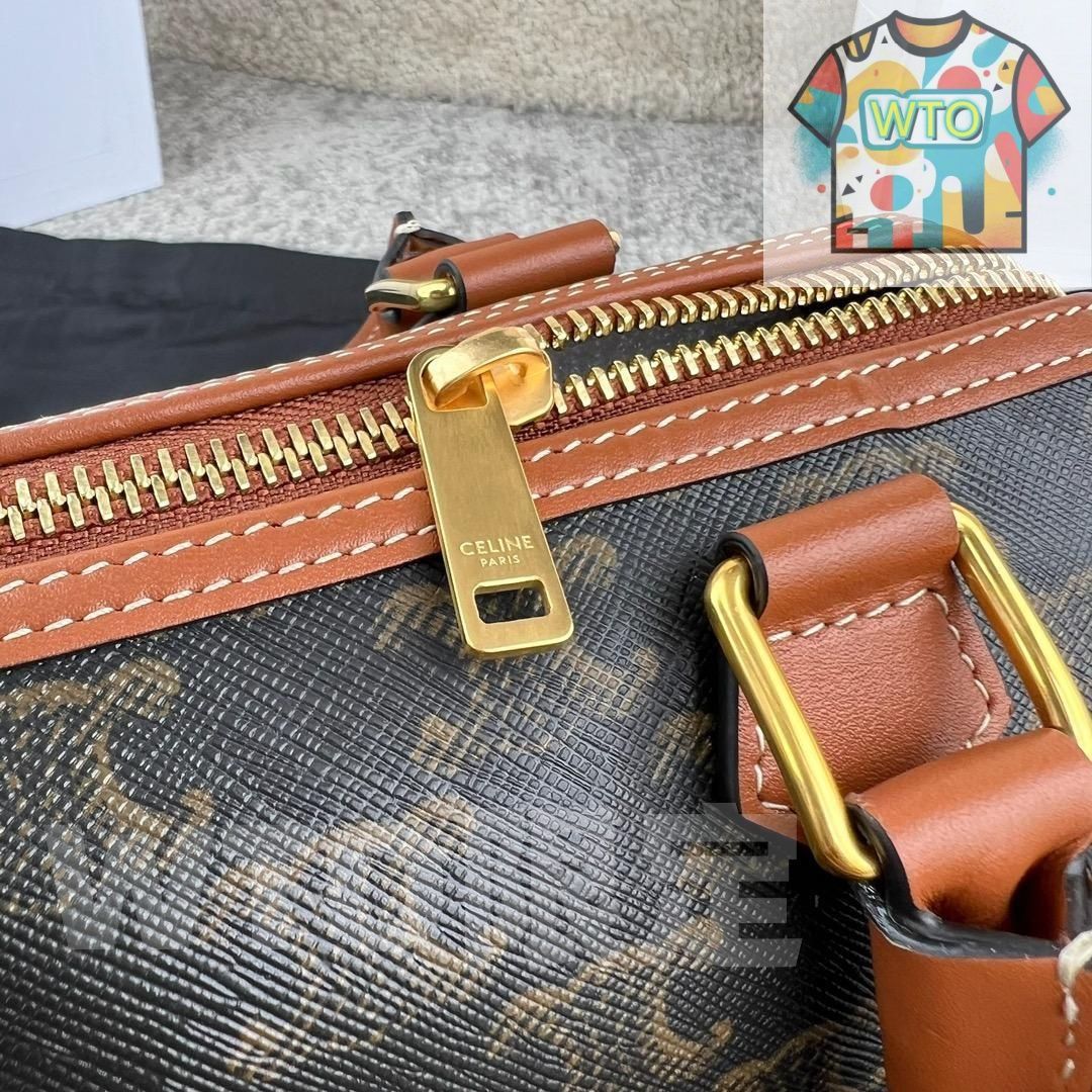 発送しますセリーヌ ショルダーバッグ