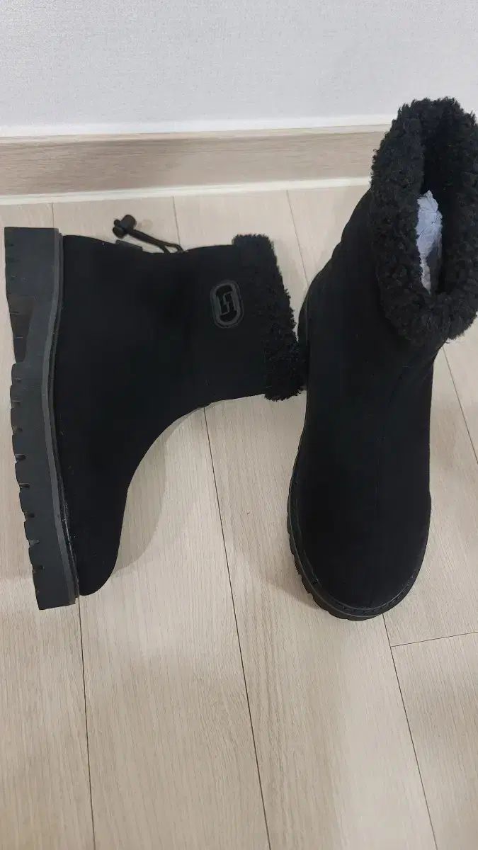 システム ムートンブーツ 230 軽くて暖かいです